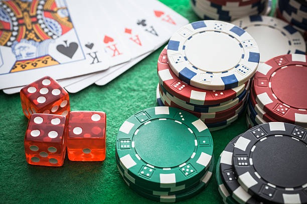 Playtech slot game interface showing paytable and bet controls